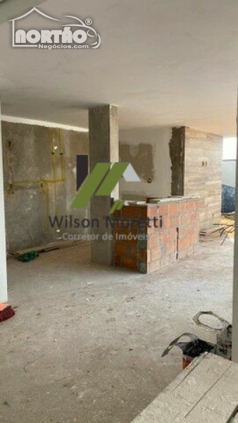 Casa à venda com 4 quartos, 300m² - Foto 6