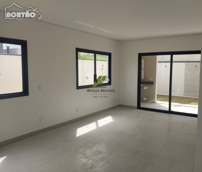 Casa à venda com 5 quartos, 145m² - Foto 5