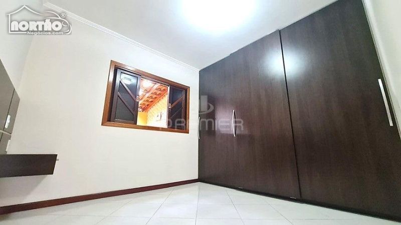 Casa à venda com 4 quartos, 125m² - Foto 9