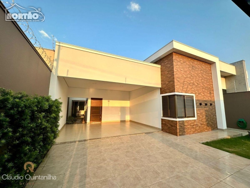 Casa à venda com 3 quartos, 184m² - Foto 2