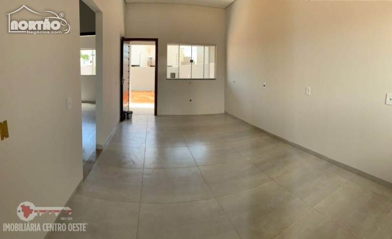 Casa à venda com 3 quartos, 75m² - Foto 2