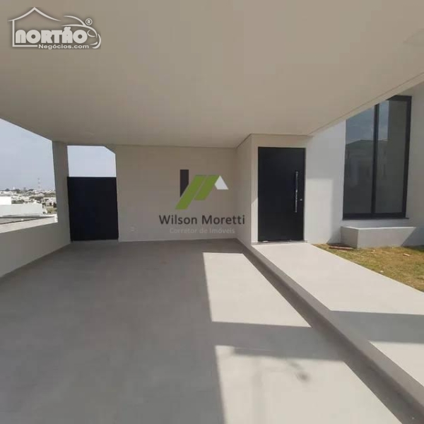 Casa à venda com 5 quartos, 162m² - Foto 2