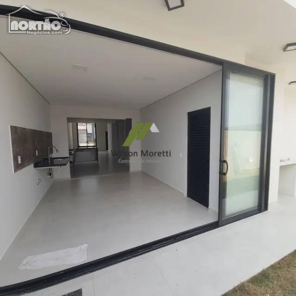 Casa à venda com 5 quartos, 162m² - Foto 6