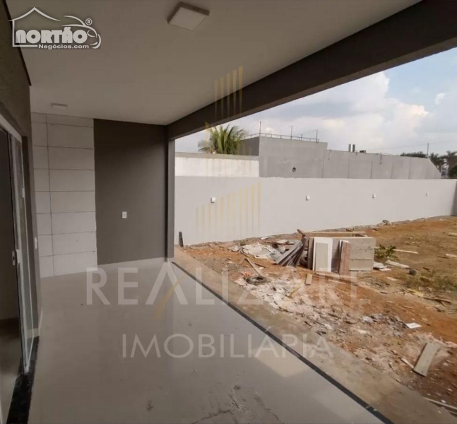 Casa à venda com 4 quartos, 105m² - Foto 2