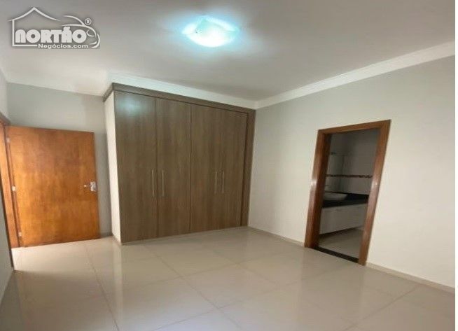 Casa à venda com 1 quarto, 170m² - Foto 11