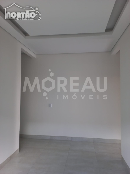 Casa à venda com 3 quartos, 104m² - Foto 4