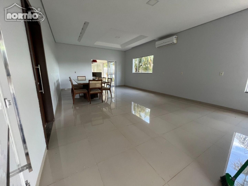 Casa à venda com 4 quartos, 238m² - Foto 7