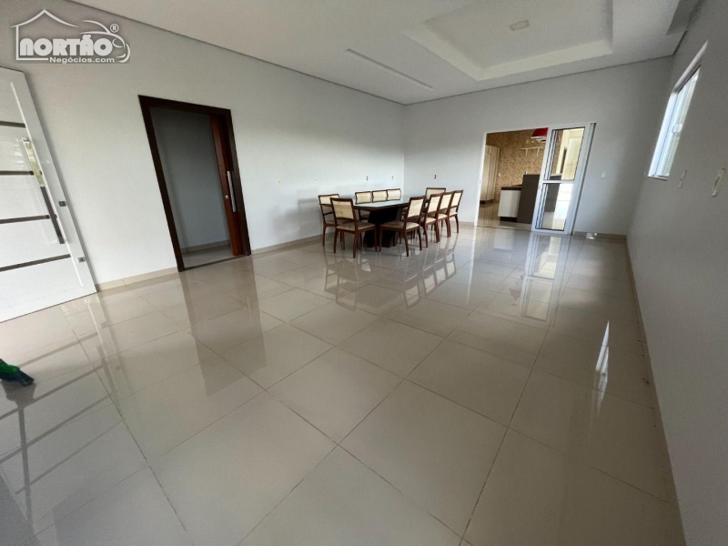 Casa à venda com 4 quartos, 238m² - Foto 8