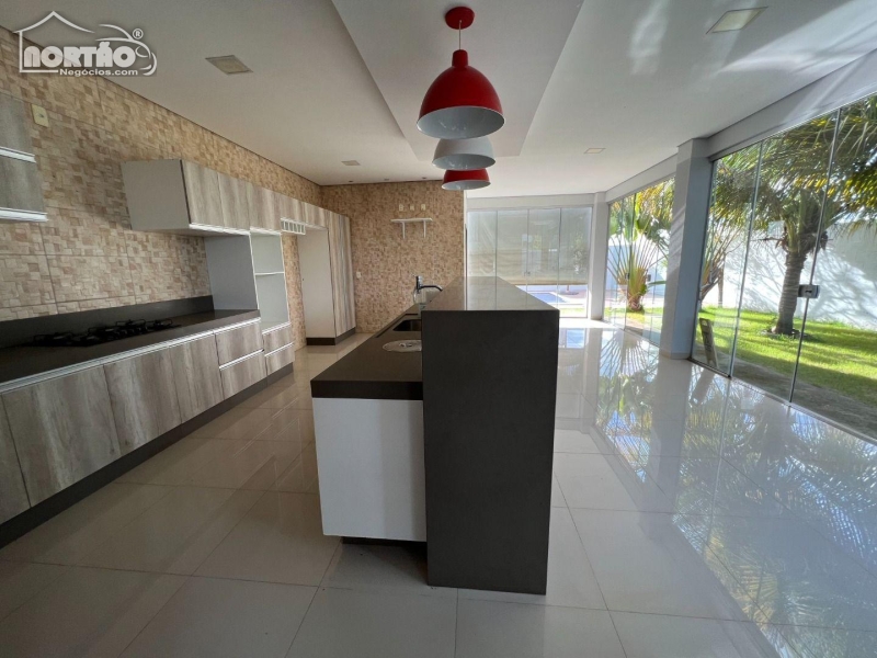 Casa à venda com 4 quartos, 238m² - Foto 10