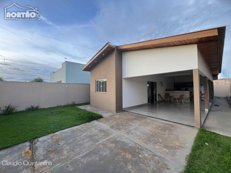 Casa à venda com 2 quartos, 104m² - Foto 2