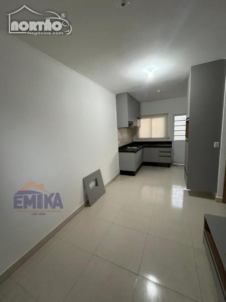 Casa à venda com 2 quartos, 57m² - Foto 4