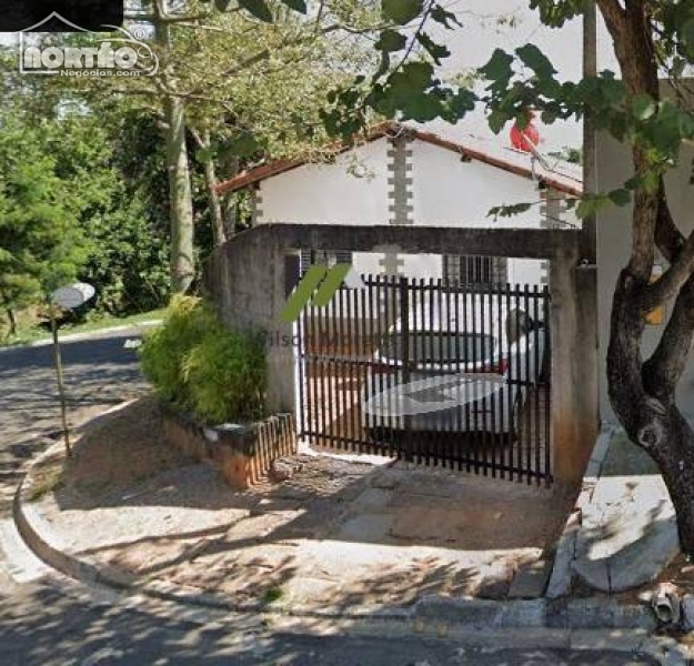 Casa à venda com 3 quartos, 67m² - Foto 1