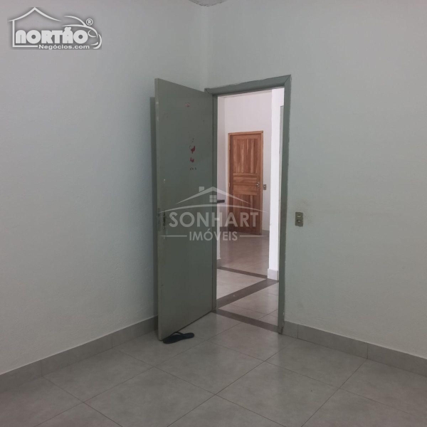 Casa à venda com 4 quartos, 138m² - Foto 4