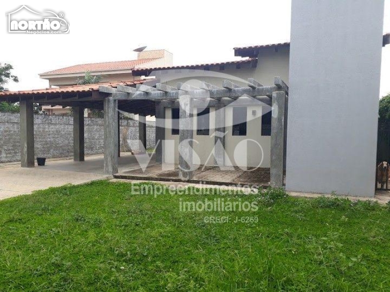 Casa à venda com 2 quartos, 137m² - Foto 3