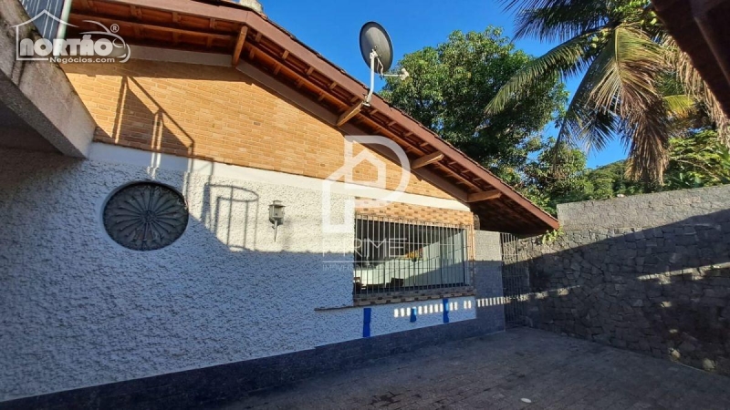 Casa à venda com 8 quartos, 200m² - Foto 5