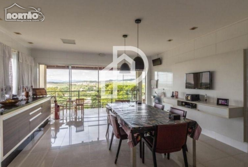 Casa à venda com 6 quartos, 585m² - Foto 6