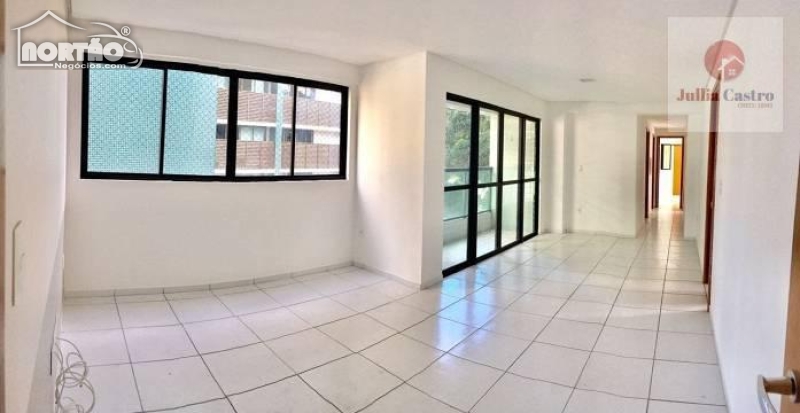 Casa à venda com 5 quartos, 102m² - Foto 1