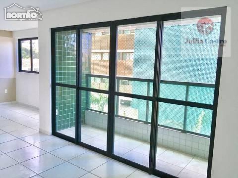 Casa à venda com 5 quartos, 102m² - Foto 2