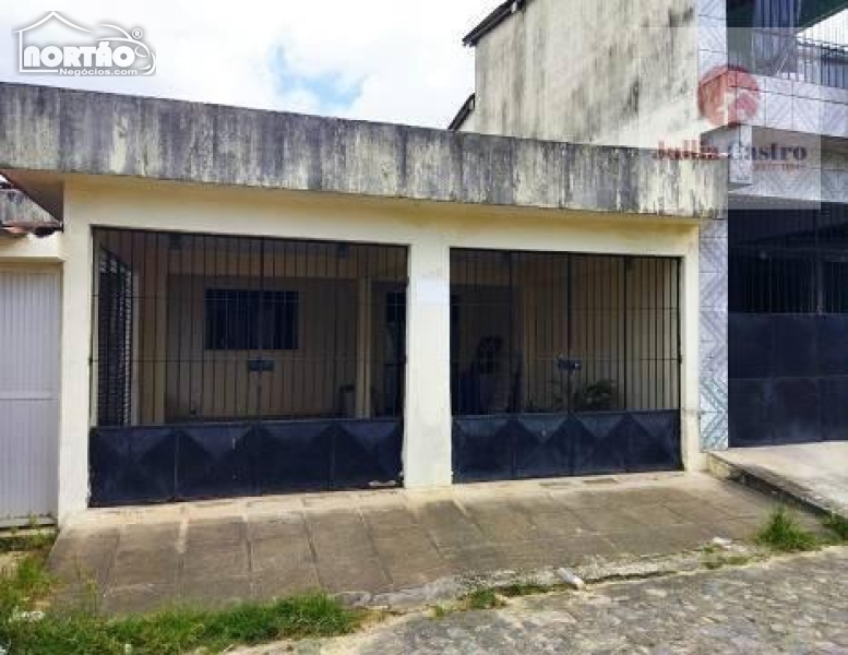 Casa a venda no ARTUR LUNDGREN I em Paulista/PE