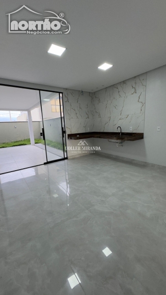 Casa à venda com 4 quartos, 149m² - Foto 4