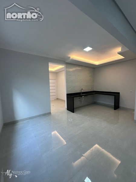 Casa à venda com 3 quartos, 123m² - Foto 8