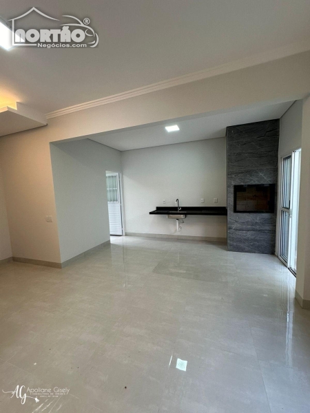 Casa à venda com 3 quartos, 123m² - Foto 9