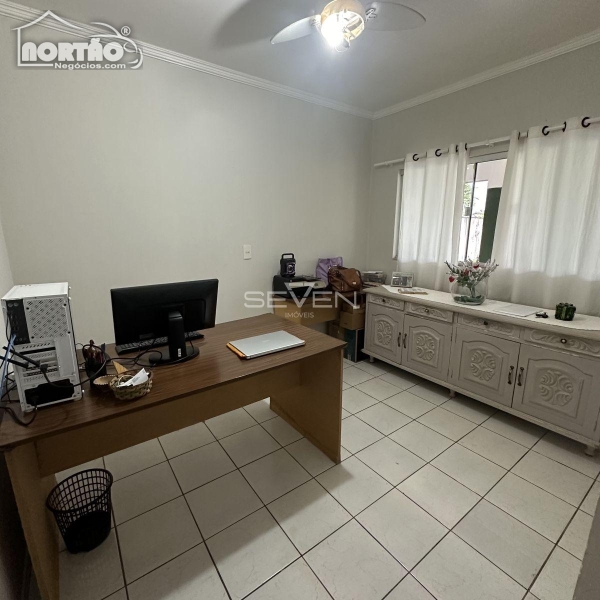 Casa à venda com 4 quartos, 239m² - Foto 5