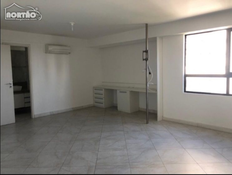 Casa à venda com 8 quartos, 218m² - Foto 6