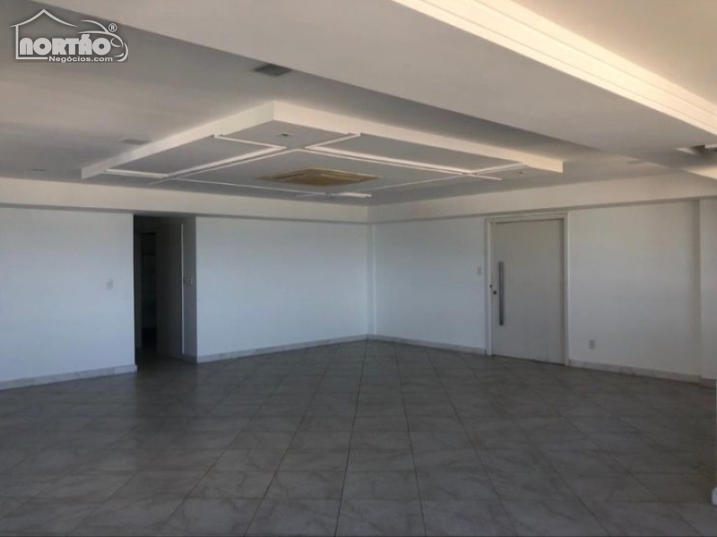 Casa à venda com 8 quartos, 218m² - Foto 8