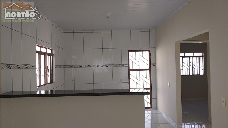 Casa à venda com 3 quartos, 70m² - Foto 5