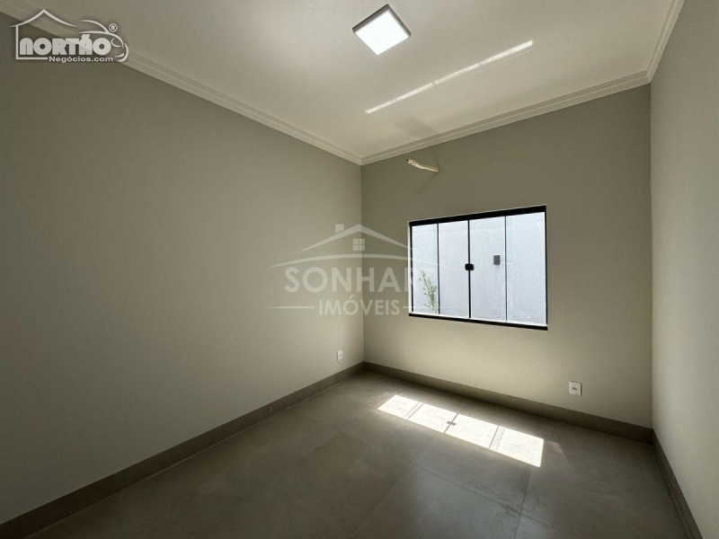 Casa à venda com 3 quartos, 124m² - Foto 7