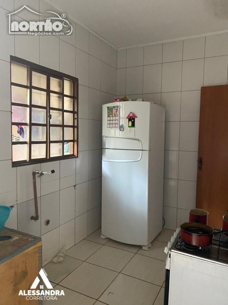 Casa à venda com 4 quartos, 90m² - Foto 8