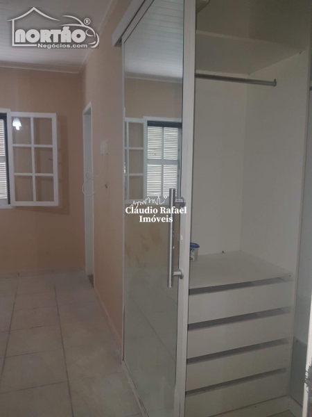 Casa à venda com 5 quartos, 124m² - Foto 9