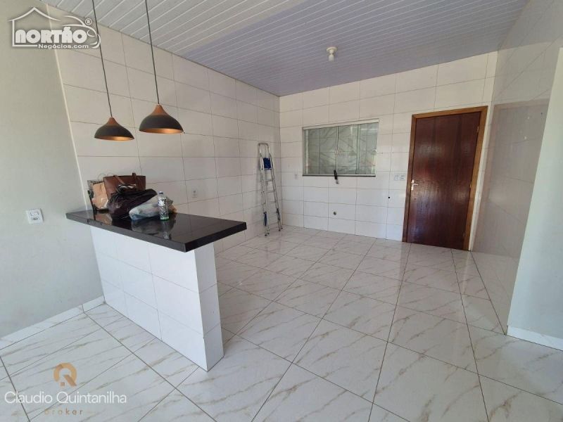 Casa à venda com 4 quartos, 140m² - Foto 4