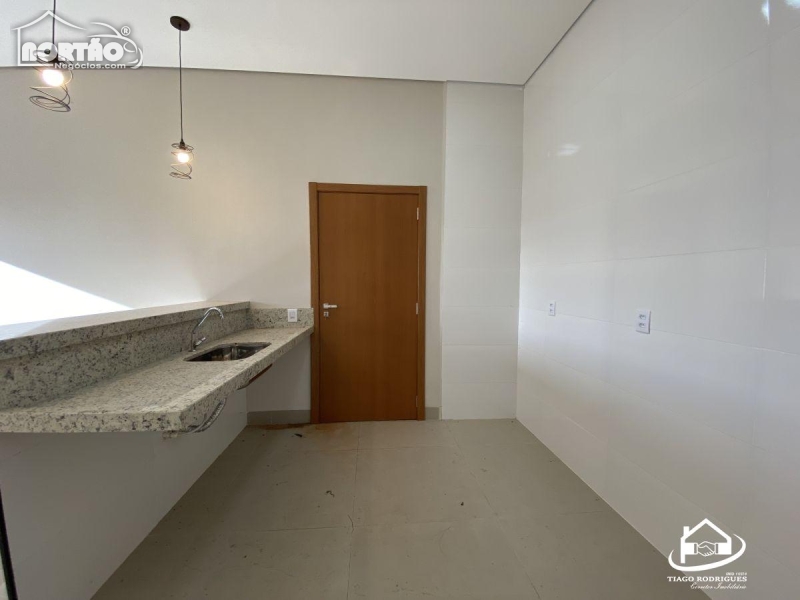 Casa à venda com 3 quartos, 102m² - Foto 6