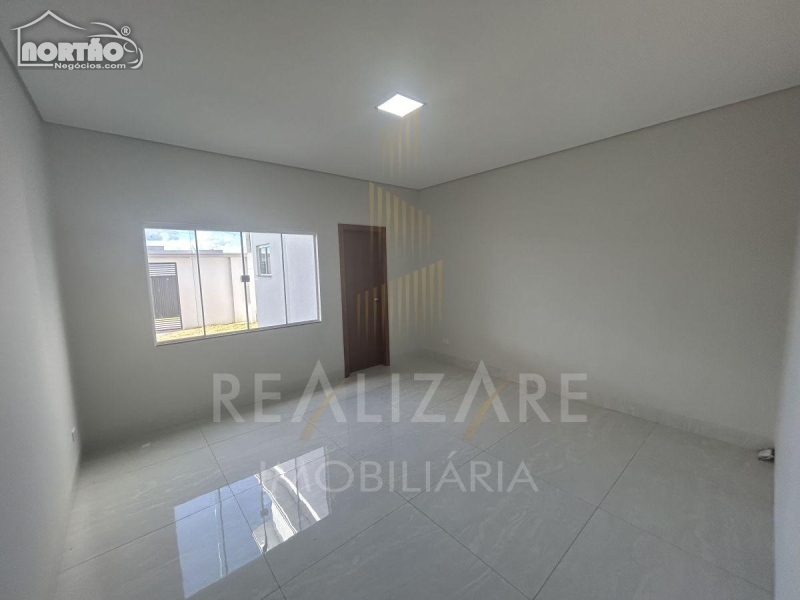 Casa à venda com 3 quartos, 100m² - Foto 2