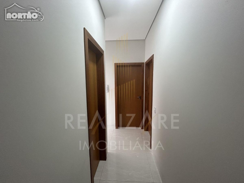 Casa à venda com 3 quartos, 100m² - Foto 5