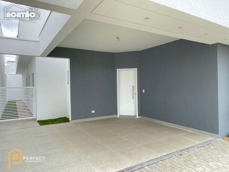 Casa à venda com 4 quartos, 140m² - Foto 3