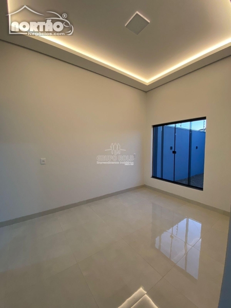 Casa à venda com 3 quartos, 103m² - Foto 2