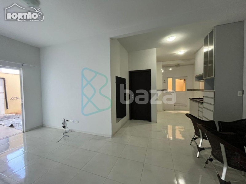 Casa à venda com 3 quartos, 107m² - Foto 3