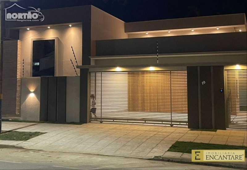 CASA A VENDA NO SETOR COMERCIAL EM SINOP/MT