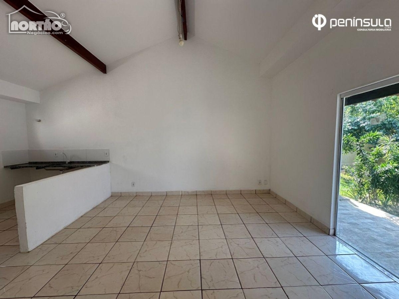 Casa à venda com 3 quartos, 65m² - Foto 10