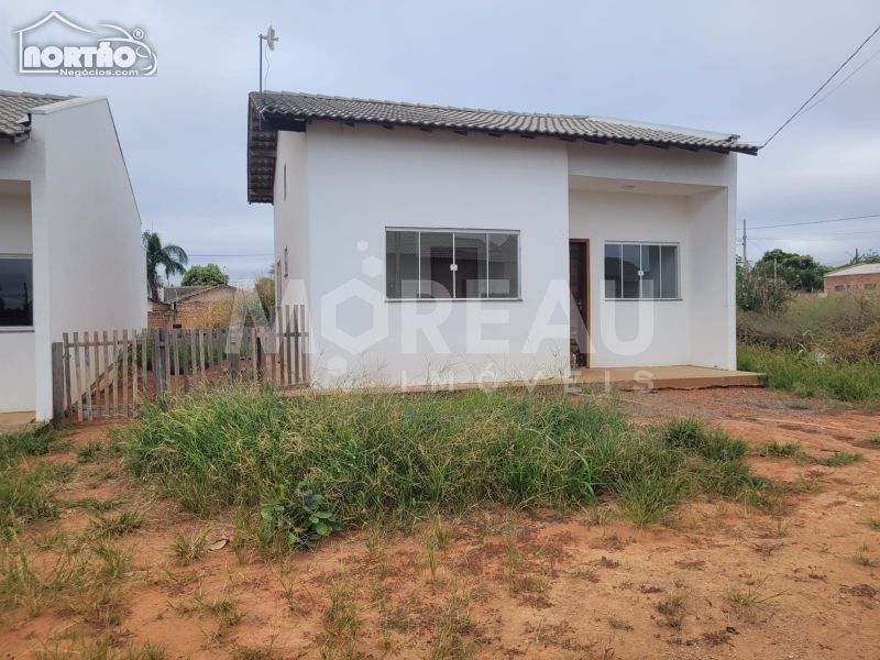 Casa à venda com 3 quartos, 36m² - Foto 2