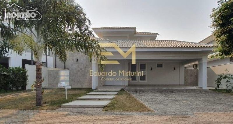 Casa à venda com 1 quarto, 305m² - Foto 2