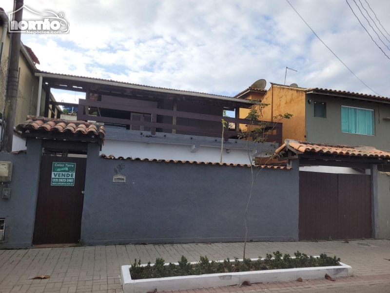 Casa à venda com 7 quartos, 150m² - Foto 1