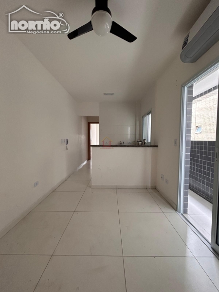 Apartamento a venda no CANTO DO FORTE em Praia Grande/SP