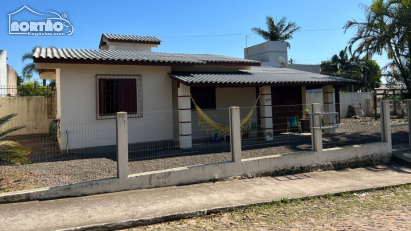 CASA A VENDA NO VILA SÃO JOÃO EM TORRES/RS