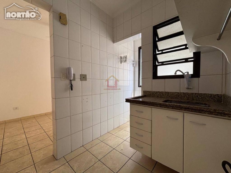 Apartamento a venda no GUILHERMINA em Praia Grande/SP