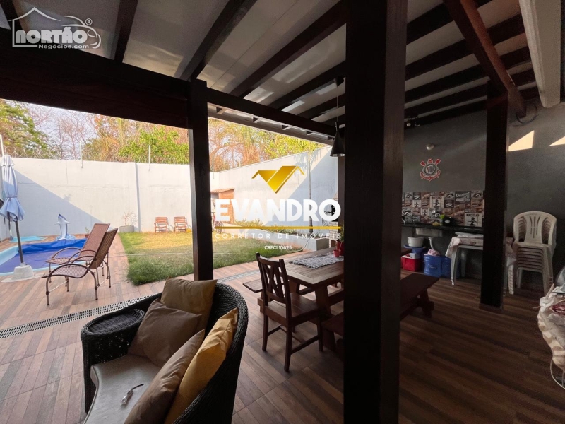 Casa à venda com 3 quartos, 113m² - Foto 6