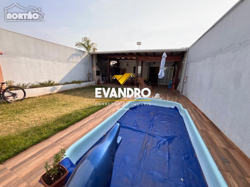 Casa à venda com 3 quartos, 113m² - Foto 7